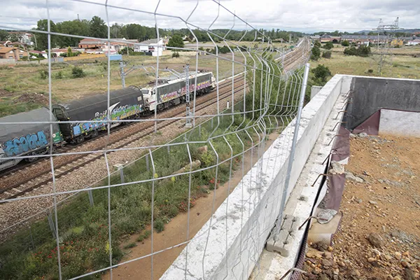 PASO ELEVADO EN SAN ANDRES DE RABANEDO