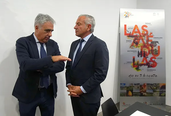 NICANOR SEN Y JUAN CARLOS PRIETO EN LA PRESENTACIÓN