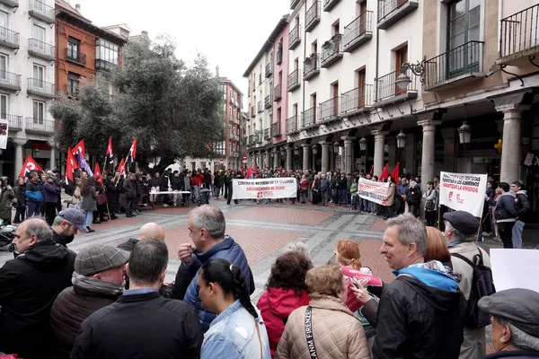 CONCENTRACION EN DEFENSA DE UNA VIVIENDA DIGNA