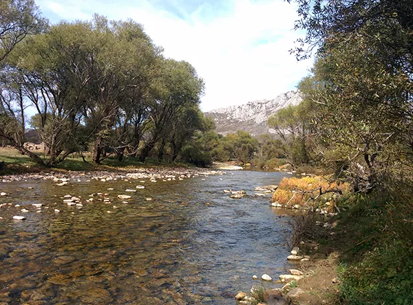 Río_Luna_por_Santa_Eulalia_de_las_Manzanas_04
