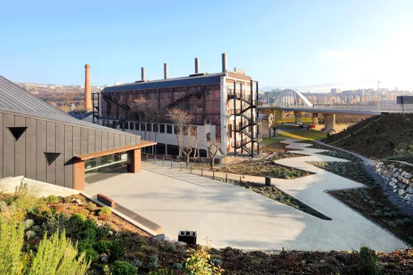 LA-FABRICA-DE-LA-LUZ-