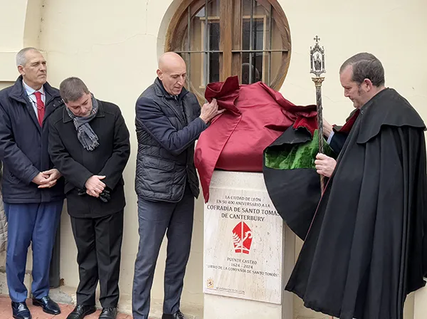 LEON RECONOCE LOS 400 AÑOS DE LA COFRADIA DE SANTO TOMAS DE CANTERBURY EN PUENTE CASTRO