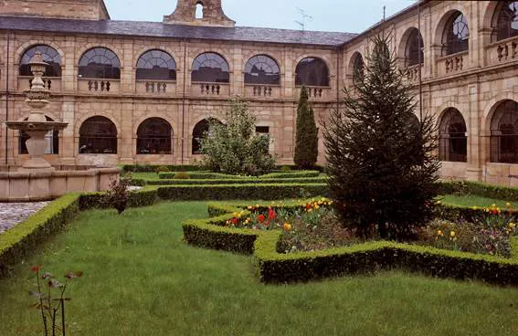 MONASTERIO DE SAN MIGUEL DE LAS DUEÑAS EN CONGOSTO