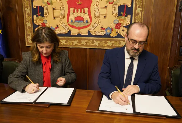 FIRMA DEL CONVENIO DE COLABORACIÓN ENTRE LA ULE Y EL AYTO. DE PONFERRADA