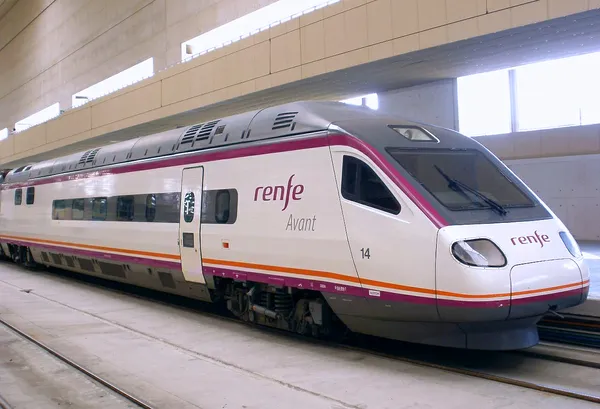 TREN AVANT 