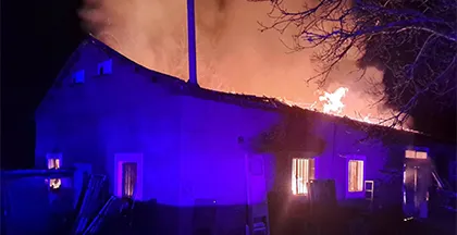 NAVE INCENDIADA EN VILLATUILLE DE ARRIBA