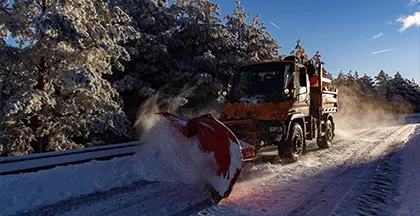 QUITANIEVES TRABAJADO