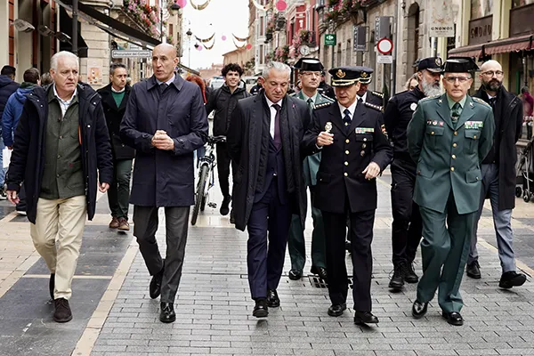 AUTORIDADES EN EL CENTRO DE LEON