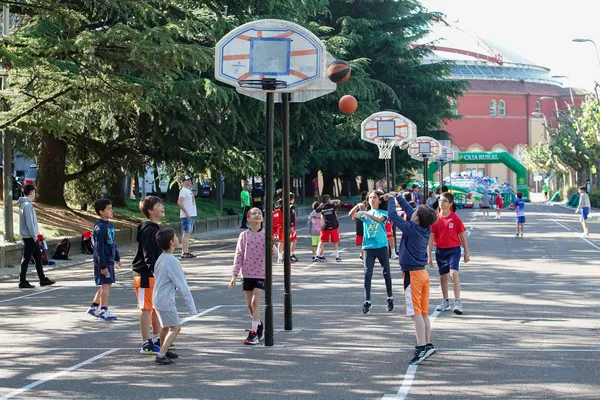 ESCUELAS DEPORTIVAS Y MUNICIPALIA EN LEON