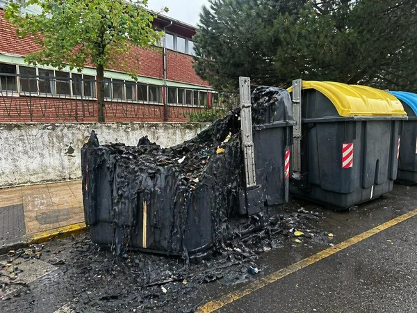 CONTENEDOR QUEMADO