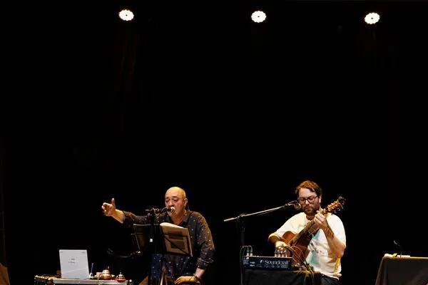 Foto cajabaja. Víctor M. Díez y Rodrigo Martínez