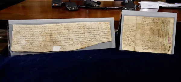 RESTARURACION DE DOCUMENTOS PERTENECIENTES AL ARCHIVO DE LA CATEDRAL DE LEON