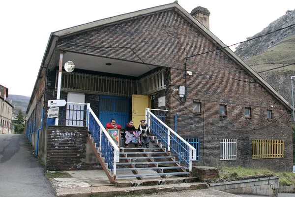 ANTIGUO ECONOMATO DE SANTA LUCIA DE GORDON