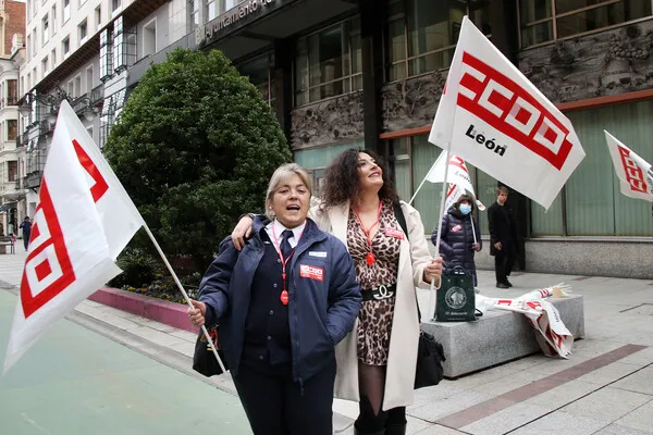 CONCENTRACION DEL TRANSPORTE URBANO FRENTE AL AYUNTAMIENTO DE LEON