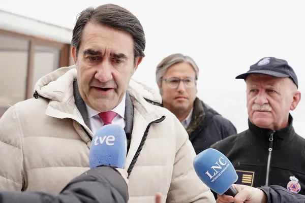 SUAREZ QUIÑONES EN SU VISITA A LA BASE DE OTERICO