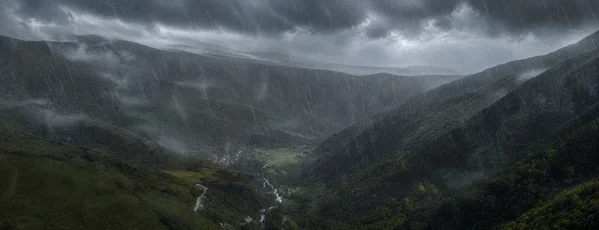 LLUVIA TORRENCIAL