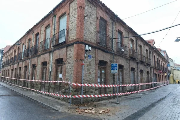 EDIFICIO EN ASTORGA AMENAZANDO RUINA