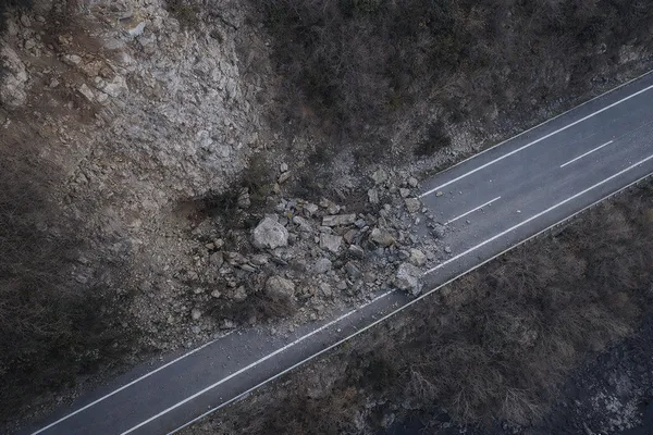 DESPRENDIMIENTO EN LA N-VI