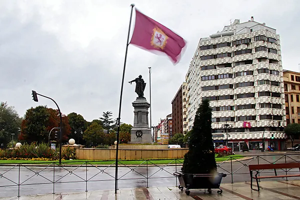FUERTES RACHAS DE VIENTO EN LA CAPITAL LEONESA