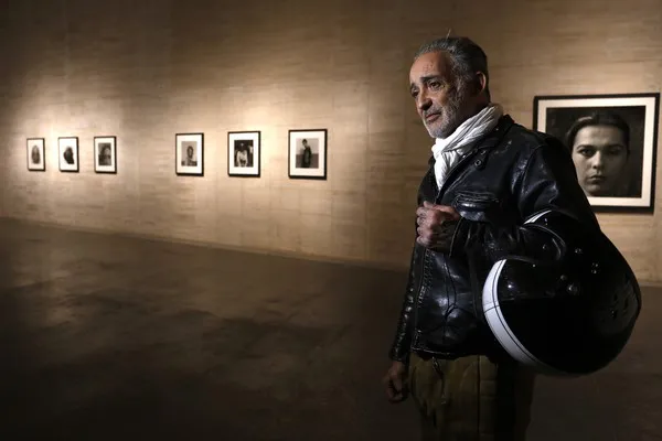 EL FOTOGRAFO LEONES ALBERTO GARCIA ALIX