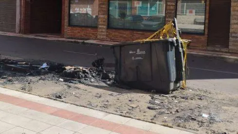 CONTENEDORES QUEMADOS EN SAN ANDRES DEL RABANEDO