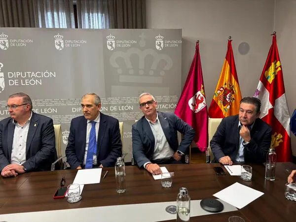 REUNION DE LOS ALCALDES DE FEVE CON EL DIRECTOR GENERAL DE TRANSPORTES