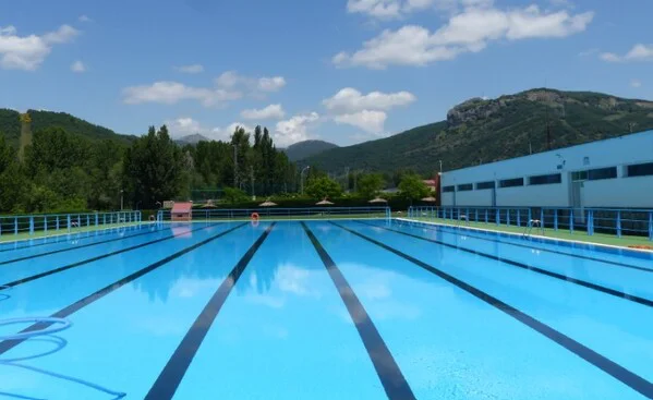 PISCINA DE LA ROBLA