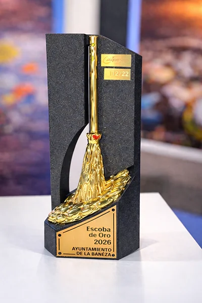 ESCOBA DE ORO AL AYUNTAMIENTO DE LA BAÑEZA