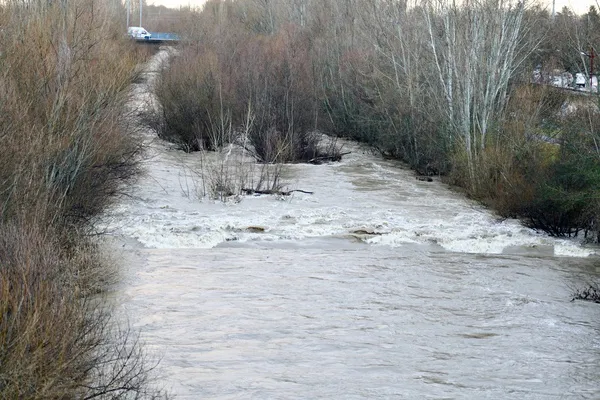 CRECIDA EN EL BERNESGA