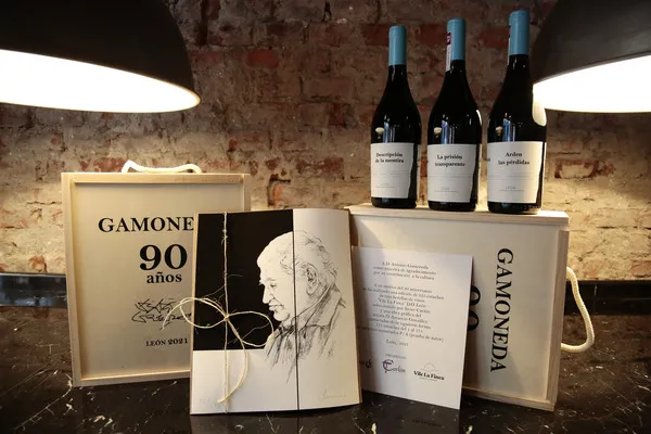 VINO DE LEON EN HOMENAJE A ANTONIO GAMONEDA