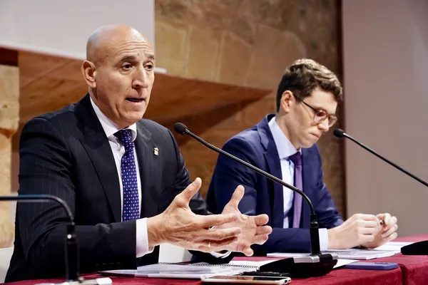 EL ALCADE DE LEON DECLARA QUE SE DEBE A SUS CIUDADANOS Y SU ALCALDIA