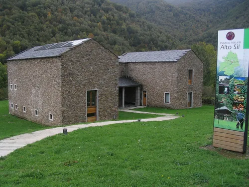 Centro del Urogallo en Caboalles de de Arriba