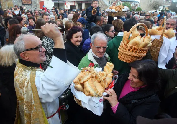 BENDICION DE LOS PANES EN CACABELOS