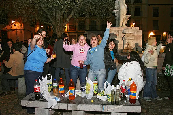BOTELLÓN EN SAN GENARIN