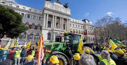 TRACOTRES PROTESTANDO EN MADRID
