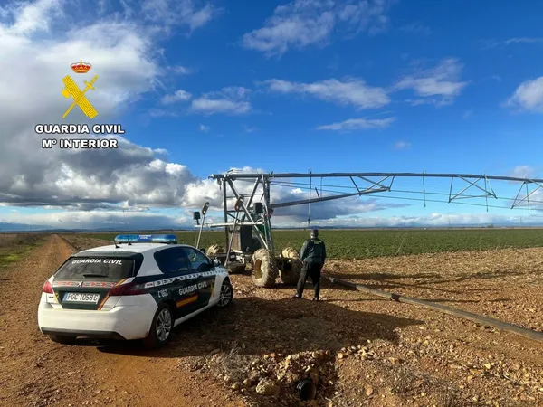 DETENIDO-POR-HURTAR-MATERIAL-DE-RIEGO