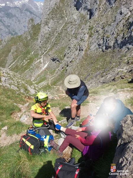 RESCATE DE UN SENDERISTA EN COLLADO JERMOSO (1)