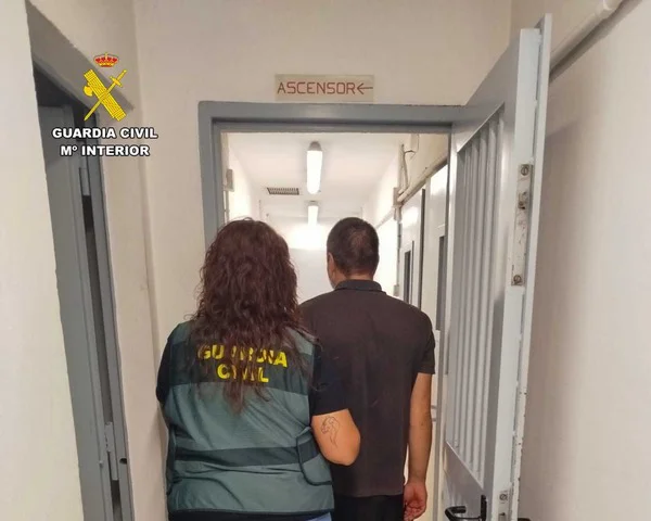 DETENIDO