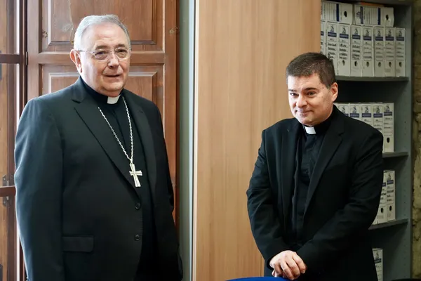 EL OBISPO DE LEON Y EL VICARIO GENERAL DE LA DIOCESIS