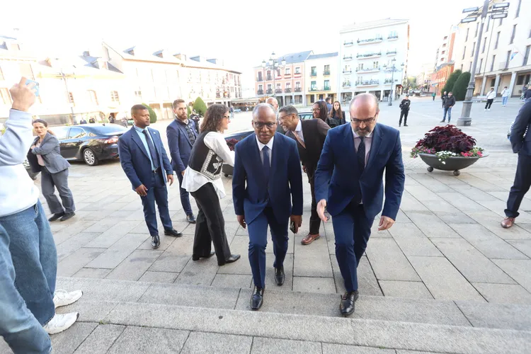 EL PRIMER MINISTRO DE CABO VERDE VISITA PONFERRADA