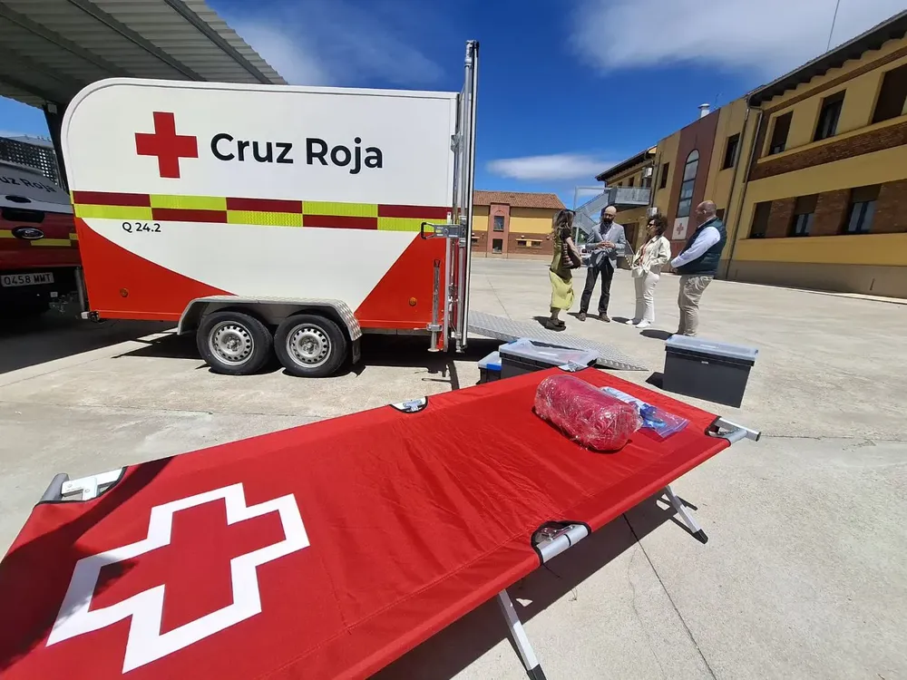 VISITA DEL SUBDELEGADO DEL GOBIERNO EN LEON A CRUZ ROJA