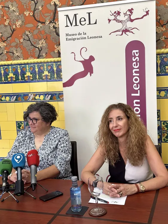 La directora del MeL, Nuria Alonso, y la responsable de Borenia Turismo, Irene Benavides. - FUNDACIÓN CEPA