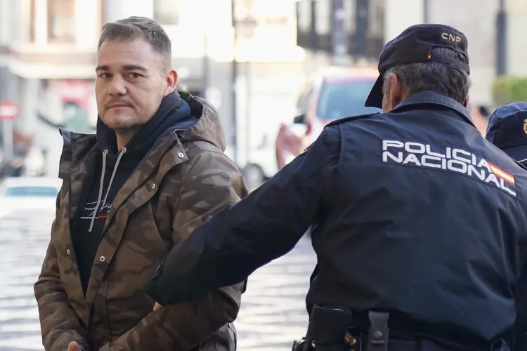 JUICIO AL ACUSADO DE MATAR DE UNA PALIZA A SU PADRE EN SOTA DE VALDERRUEDA