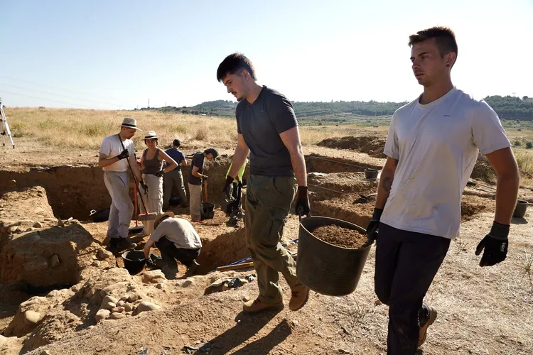 EXCAVACIONES EN LA JUDERIA DE PUENTE CASTRO