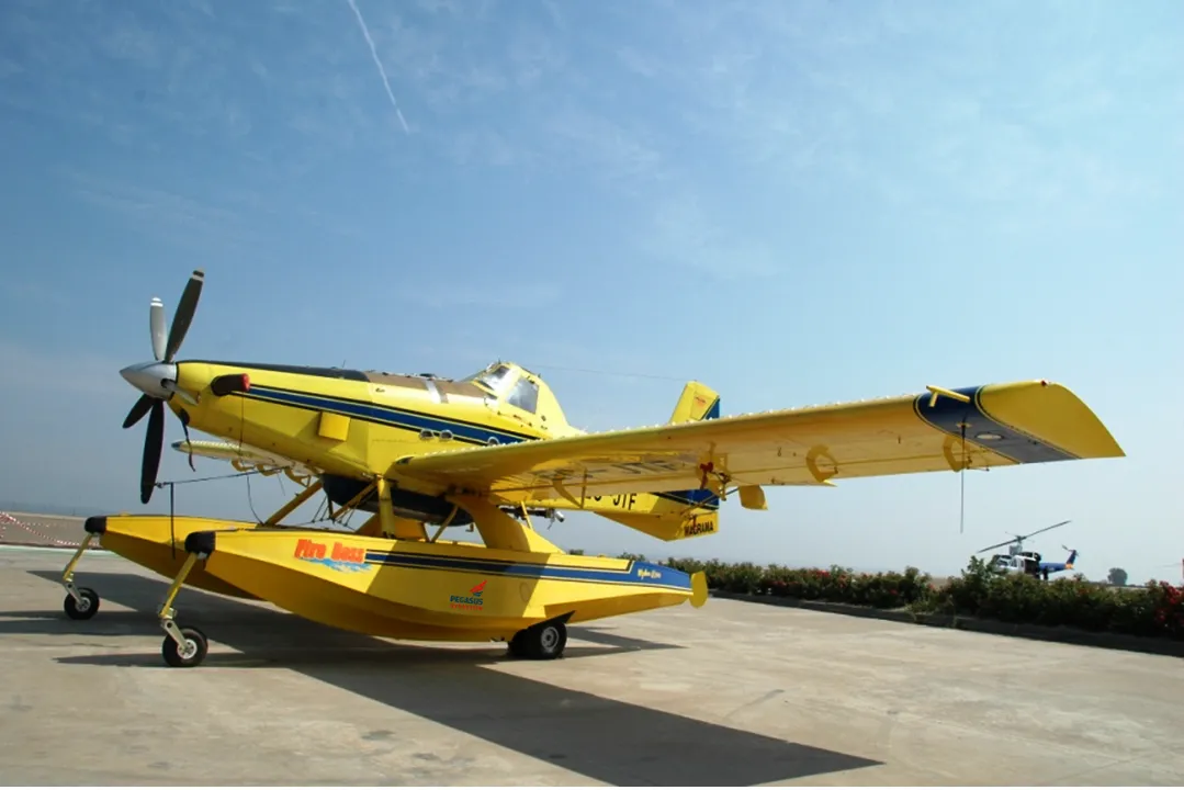 AVION-AIR-TRACTOR-anfibio-pegasus