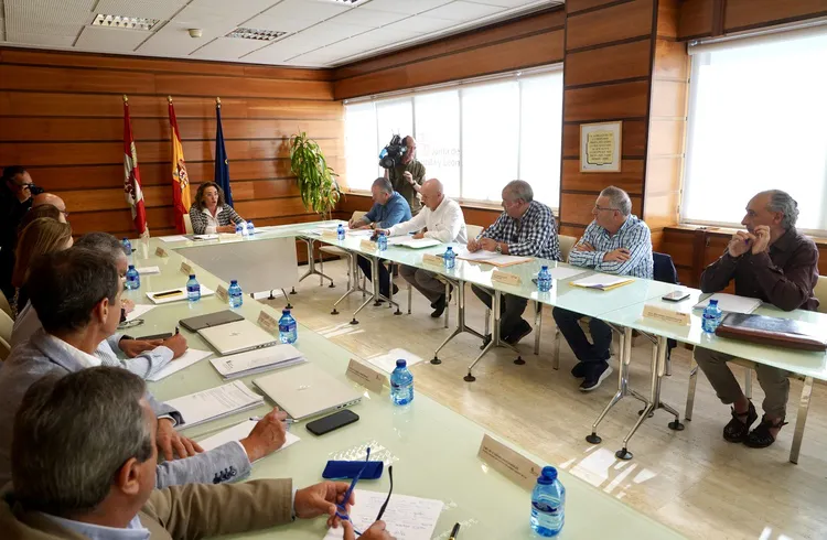 LA CONSEJERA DE AGRICULTURA SE REUNE CON LAS ORGANIZACIONES AGRARIAS