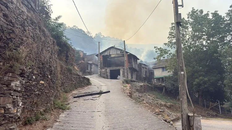 CASAS QUEMADAS EN EL PUEBLO DE LUSIO