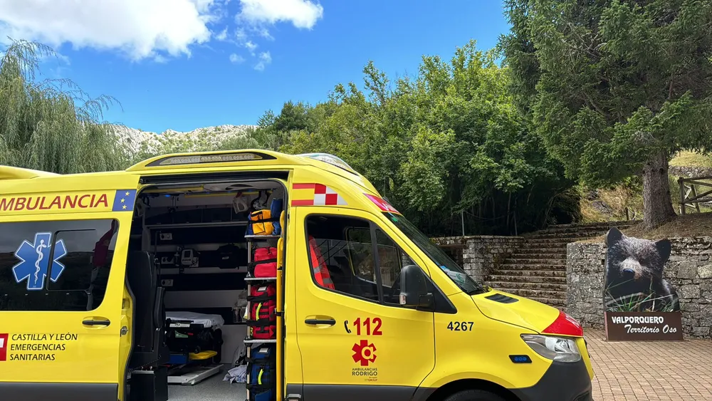 AMBULANCIA EN LA CUEVA DE VALPORQUERO