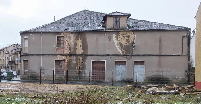 EDIFICIO RUINOSO EN BOÑAR