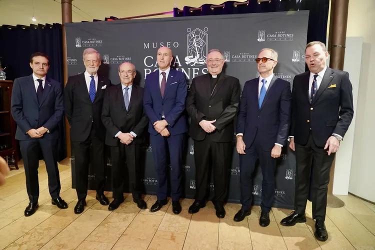 ENTREGA DEL III PREMIO LEON DE PLATA